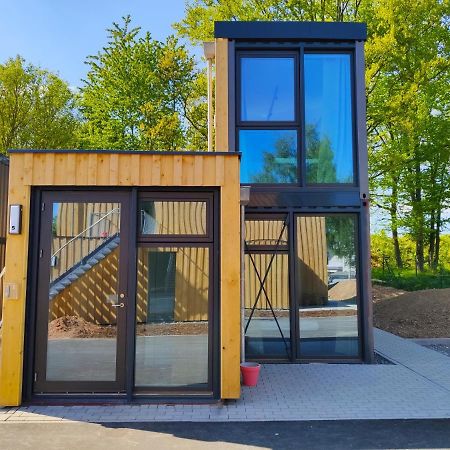Modern Ausgebauter Ueberseecontainer Als Tiny House Вертгайм Екстер'єр фото