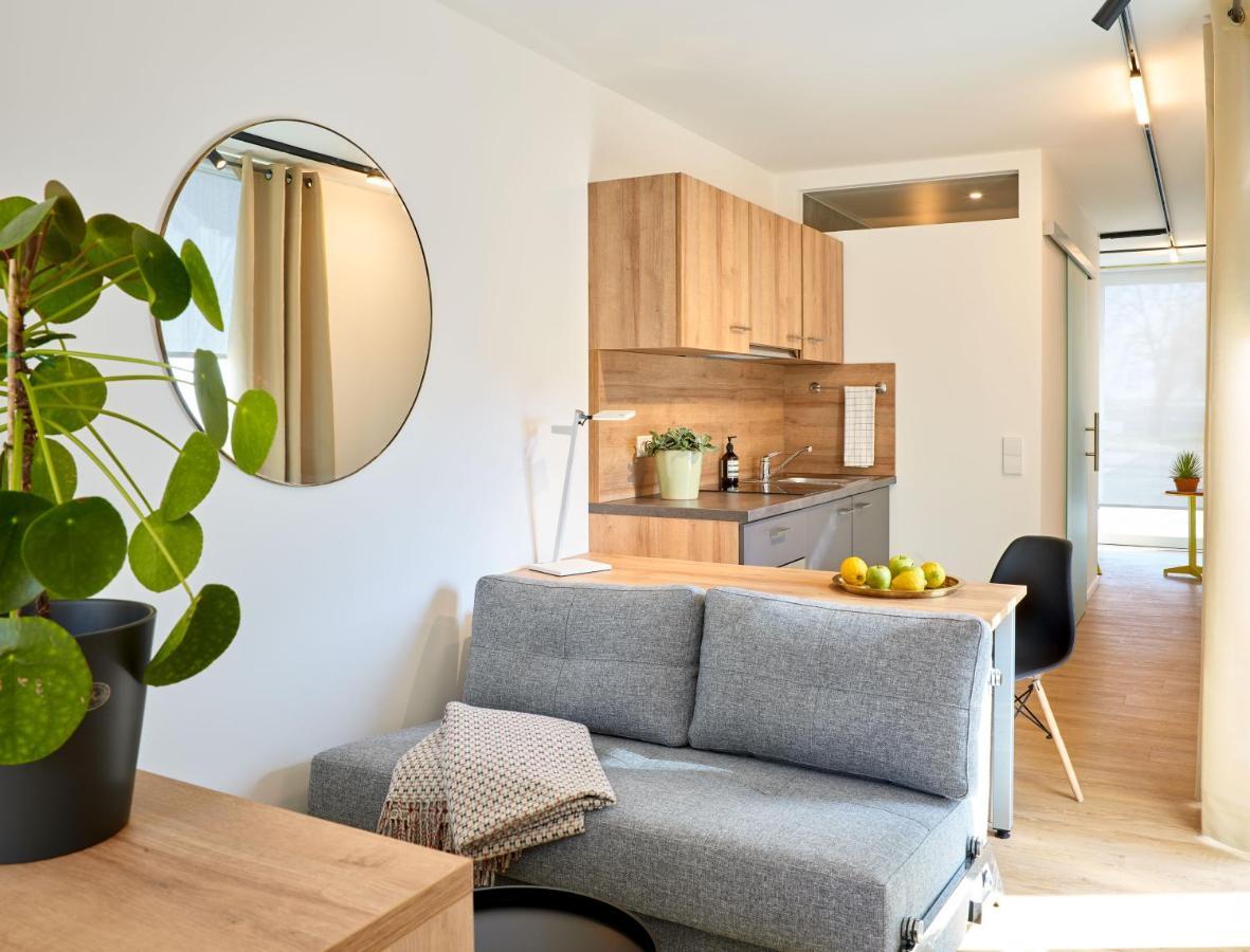 Modern Ausgebauter Ueberseecontainer Als Tiny House Вертгайм Екстер'єр фото