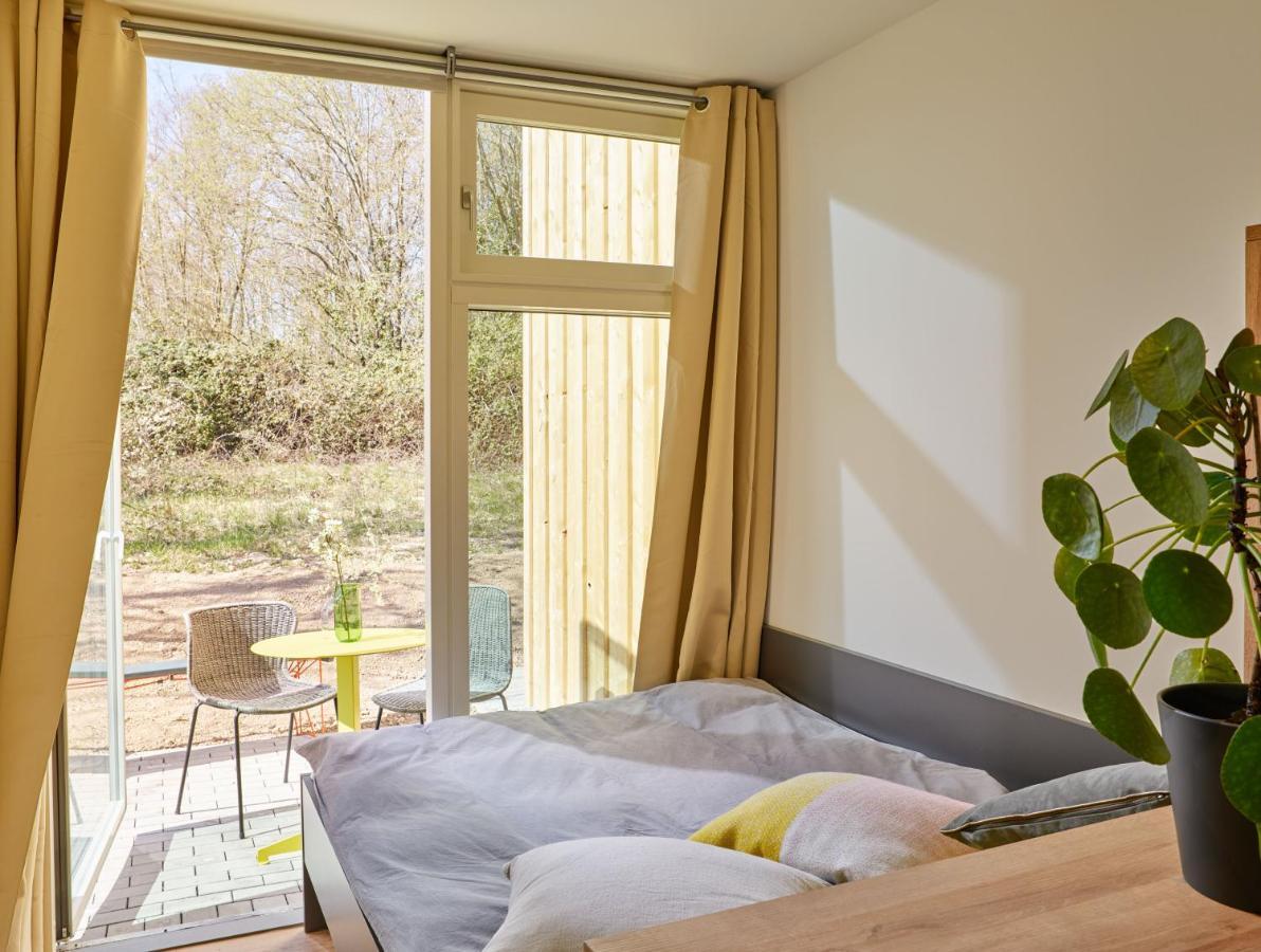 Modern Ausgebauter Ueberseecontainer Als Tiny House Вертгайм Екстер'єр фото