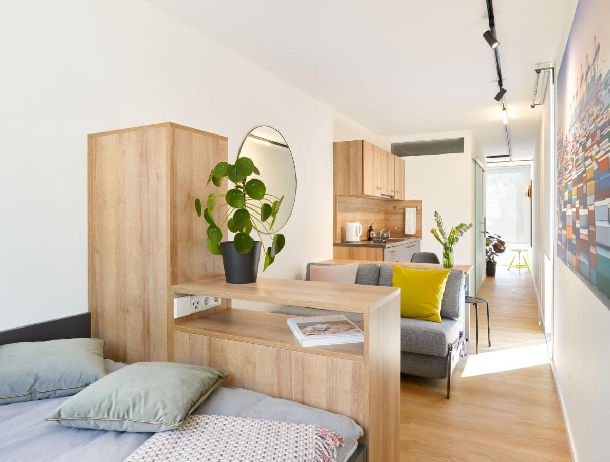 Modern Ausgebauter Ueberseecontainer Als Tiny House Вертгайм Екстер'єр фото