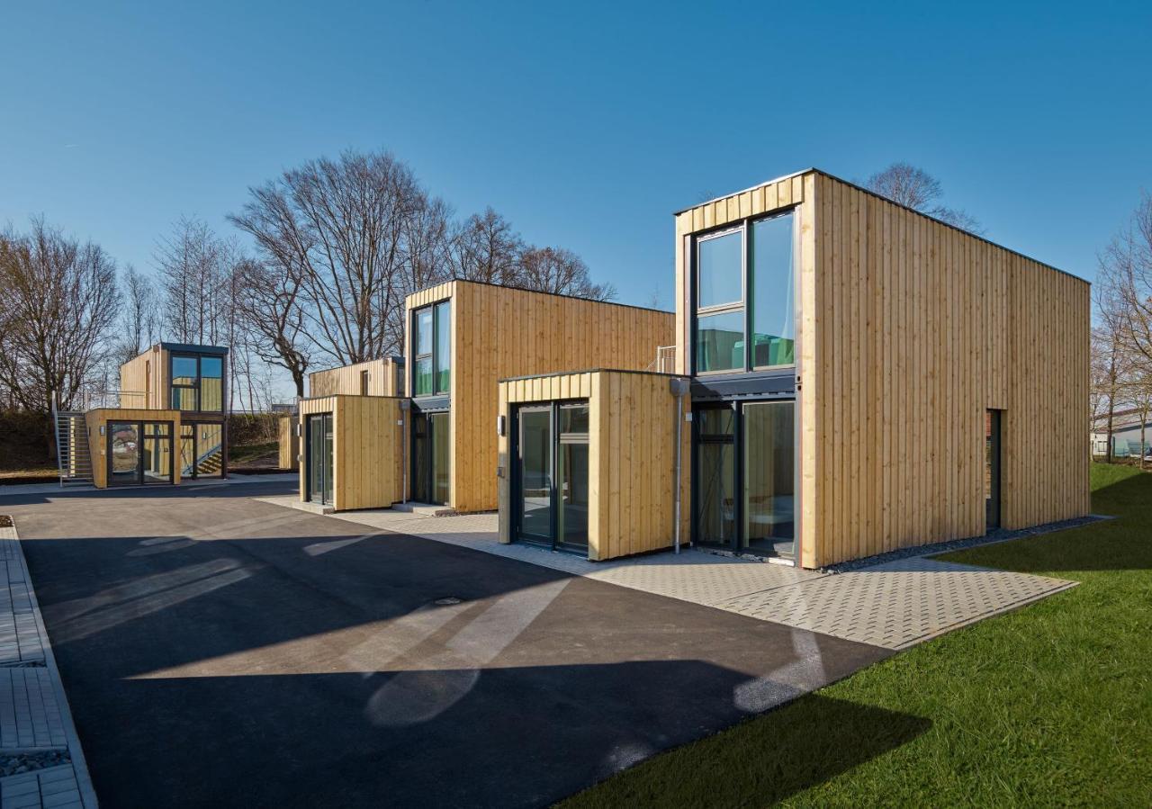 Modern Ausgebauter Ueberseecontainer Als Tiny House Вертгайм Екстер'єр фото